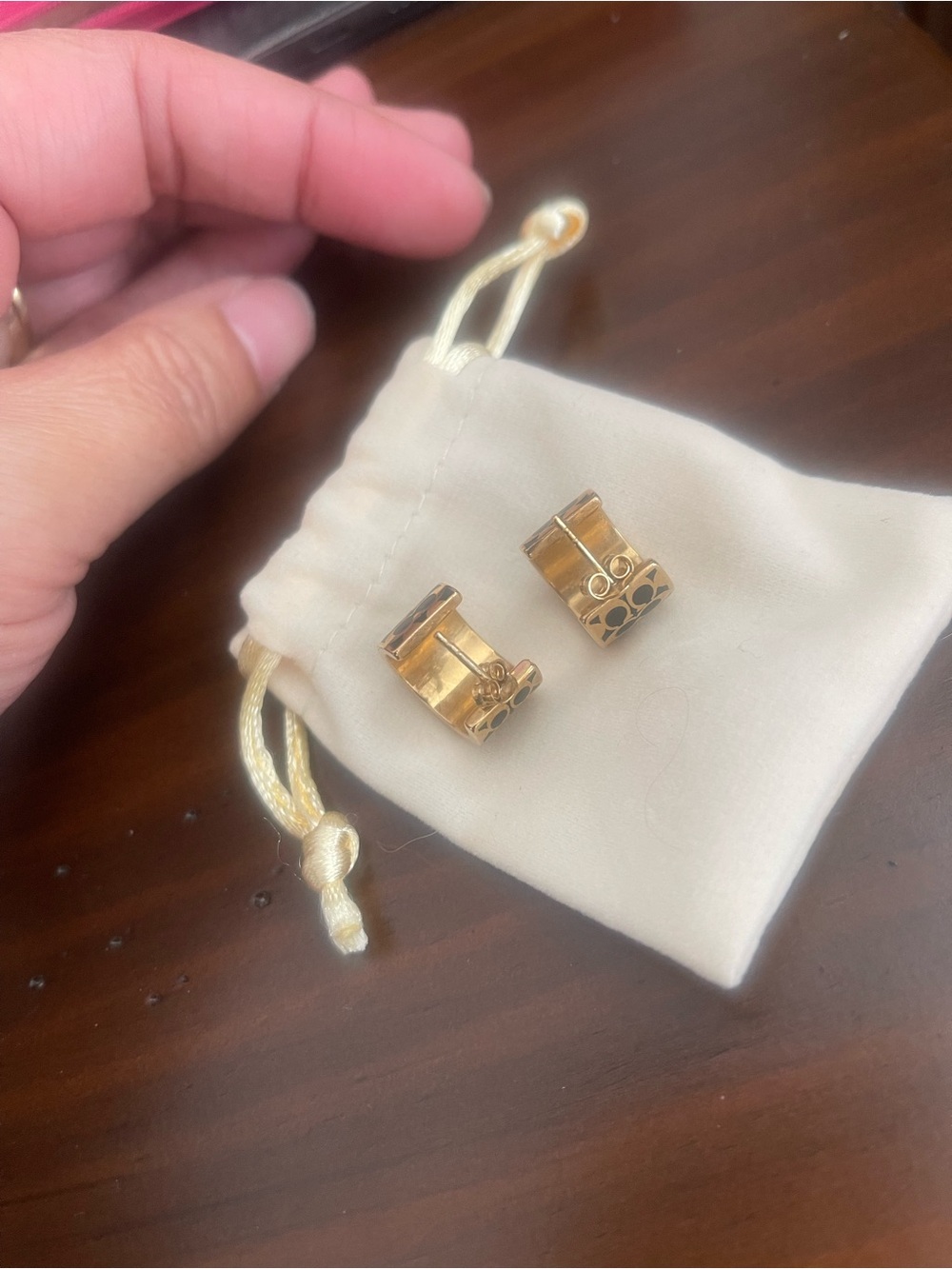 Coach Black & Gold Signature Cuff Hoop Earrings
Unbranded dust bag - Picture 4 of 5